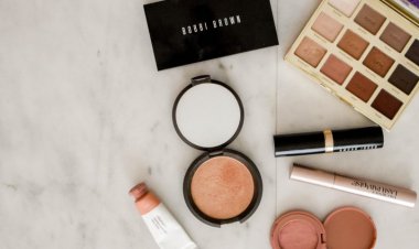 12 Simple Makeup Tips and Tricks for Beginners