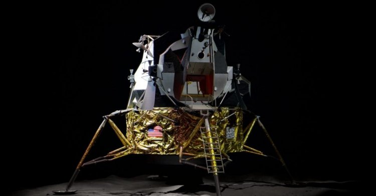 11 Amazing Facts about Apollo 11